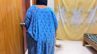 Huge Hanging Milky Tits & Ass Hot Indonesia Muslim Aunty Clean My Room & Try to Seduce Me for Sex