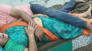 Step Sister and I Were Relaxing on the Bed When He Was Shocked to Think That I Suddenly Wanted to Have Sex with Him.