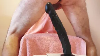 Big dildos and cum hand's free and then cum on the dildo