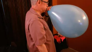 154) Big Round Balloon Fun w Kinky Daddy