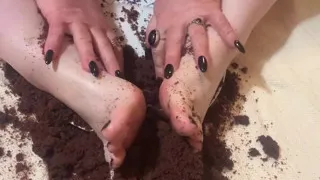 Feet Feet Feet in the Cake