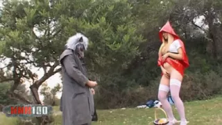 Lesly : lesly kiss plays little red riding hood with the big bad wolf
