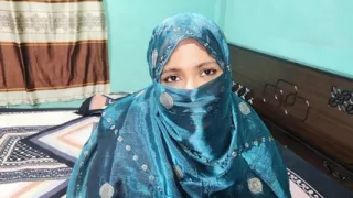 I fucked my hijabi stepsister's pussy.