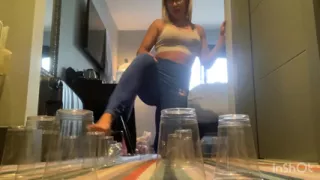 Giantess Farts All Over the City