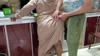 Egyptian Sharmota Get Her Pussy Wet in Kitchen Arabic Big Woman