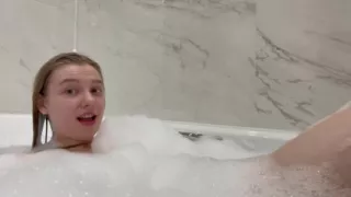 Squirting and Masturbating in a Bathroom with Lots of Bubble Bath