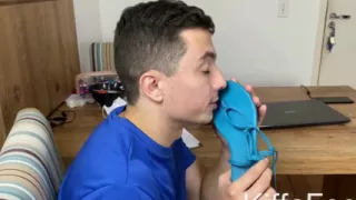 Neighbor Steals Kiffa Sandal of the Door