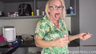 Latina savage muscle move builds a burning sensation