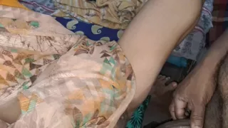 Aaj maine bhabhi ko kamre me naga lete dekha bhabhi ki jabarjast