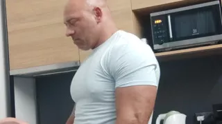 Bodybuilder Friend Mr Guru Get Sucked off Again Dexterxxl