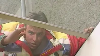 Lipstick pussies - Sonja in the bathroom