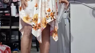 Watch this sexy Cd pee
