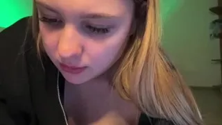 Fingering tight pussy with jucielussie