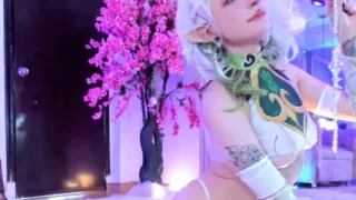 Petite nahida play whit gagtoy