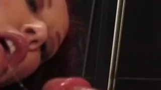 Hei&szlig;er Gym-Sex mit rothaariger Sch&ouml;nheit