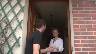 Französische Milf fickt vor ihrem Mann