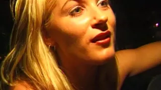 Versaute Taxifahrt mit blonder Verf&uuml;hrerin