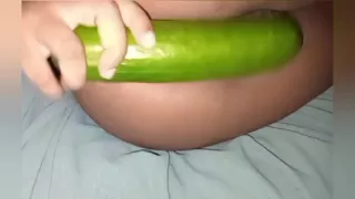 Sri lanakan sexy  girl  fuck her pussy with a cucumber best aolo