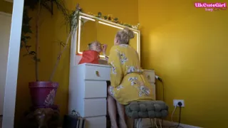 Your Mate's MILF Catches You Watching: Lick My Pussy While You Jerk