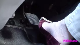 Nyllady Driving in Flats and Changes Her Hosed Feet in Sandals