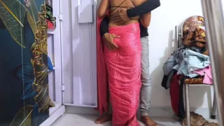 Indian Bhabi ko  padosi ne mast pela jab ghar me husband nahi tha