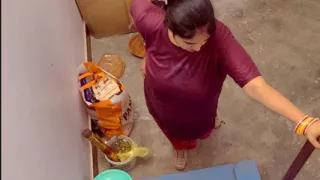 Desi bhabhi close-up blowjob and cum in mouth.