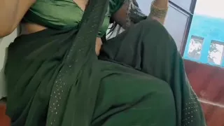 Sexy bhabhi devar ne flating karke pata liya uske baad puri raat kiya sex