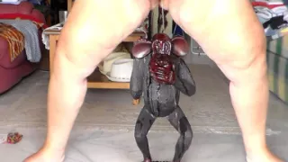 Jen Is Peeing on a Statue