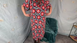 Mrs Mature Feet Stripping Down to Her Big White Granny Pants 424