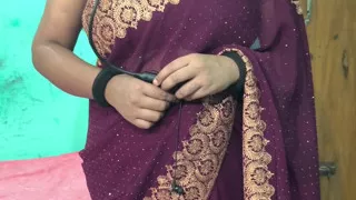 Hot Desi Look in Saree Come Feel the Charm