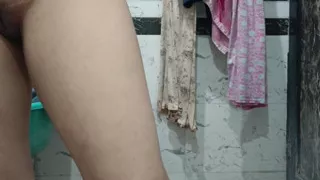 Priya Bhabi New Style Body Show