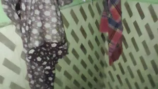 Mera bhabhi ko bathroom mai choda. Desy Doggy style