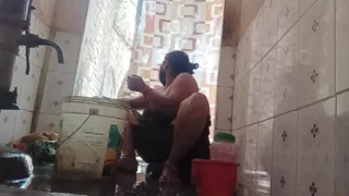 XXX Video of Naked Bhabhi Bathing