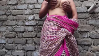 18 year old salni soni ji ko fuking Hot boobs dog position