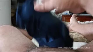 Big Mega Thick Uncut Shoots a Big Load HD