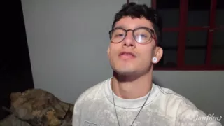 How Rich to See How This Colombian Masturbates Until He Cums