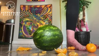 67 Giantess Size 16 Slo-mo Feet Crush Slow Motion Oranges & Watermelon Destruction