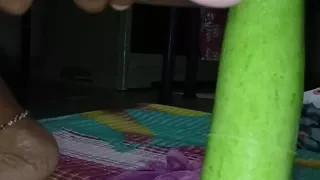 Bhabhi Ne chut ko phad Diya louki se