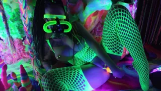Neon solo fuck - gas mask heavy breathing as i fuck myself in neon lights all over