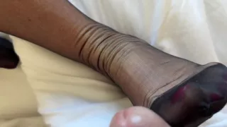 Mrs Mature Feet gets her FF Stockings all sticky 409