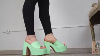 (669) Shoe Collection: Green Block Heel Mules - Dame Olga (4k)