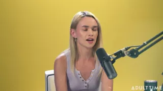 Breaking Shame Cycles & Being True to Yourself, with Khloe Kingsley!  the Adult Time Podcast