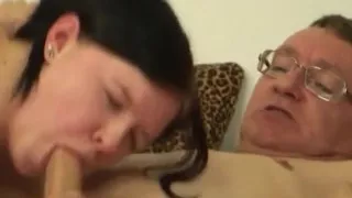 Chubby Amateur Teen Gets Big Facial After Riding Cock