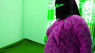 Saudi MILF pushed stepmom to fuck her stepson
