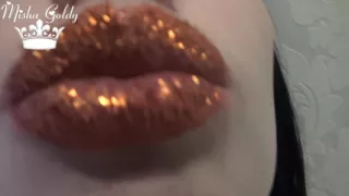 Golden lip seduction