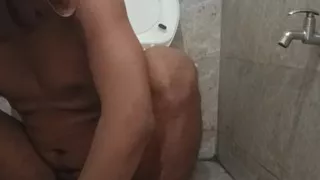 Ghaw ka desi chora muth marte pakda gaya