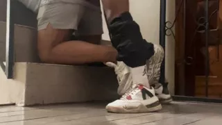 The neighbor fucks me on the stairs of the building when no one sees