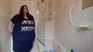 SSBBW belly and body jiggles