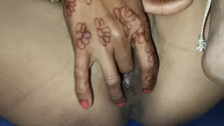 Garam  Desi bhabhi hot pussy fingering video viral