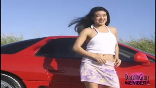 Hot Asian Babe Flashes Outdoor